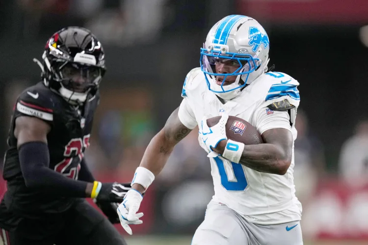 Lions romp with 45-21 win over the Cardinals
